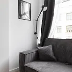 Hook Old Town Economy Апартаменти *
