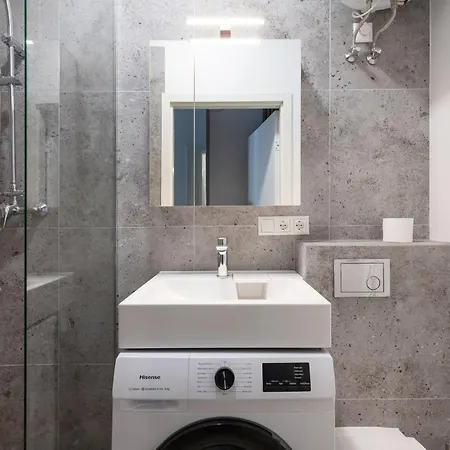 Apartment Hook Old Town Economy