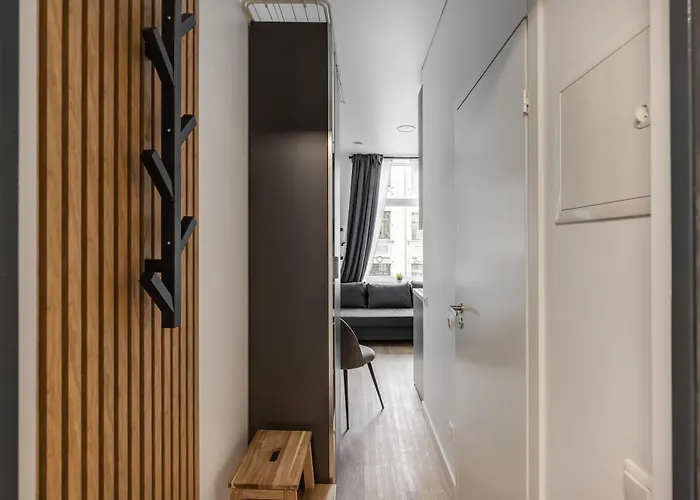 Hook Old Town Economy