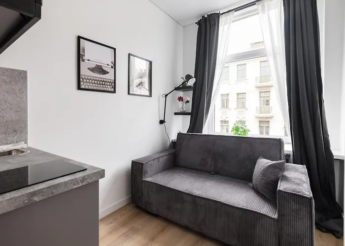 Hook Old Town Economy Apartment